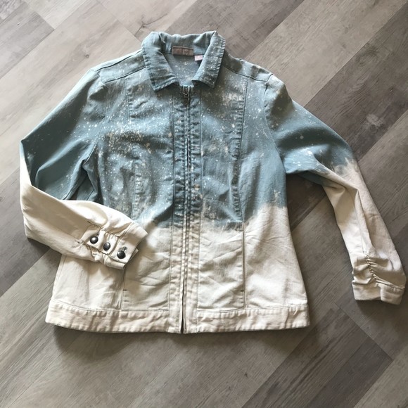 CHICO'S sz 2 Tie Dye Ombre Bleach Dyed Denim Jean Jacket Scruntchy Sleeve Cuffs - Picture 1 of 8